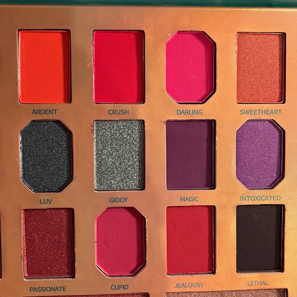 🎈SALE🎈🎀#36.MAKEUP BUNDLE🎀 - Picture 5 of 17